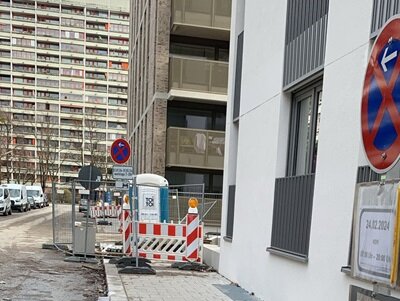 Halteverbot für eine Baustelle in München Obermenzing